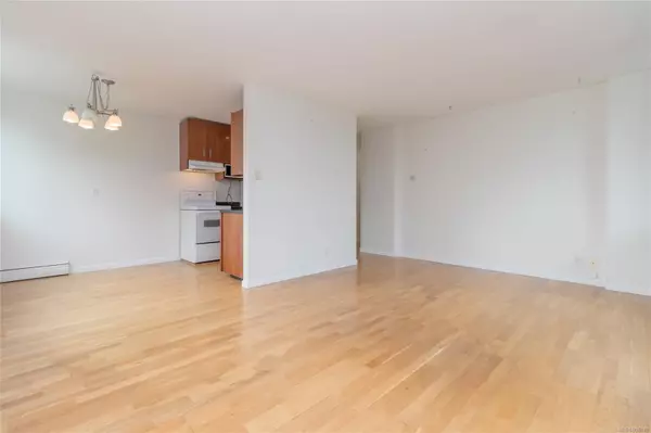 Victoria, BC V8V 1S9,647 Michigan St NE #305