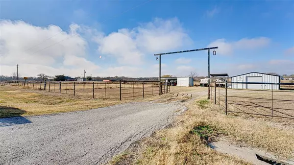 6007 Fm 1722, Ennis, TX 75119