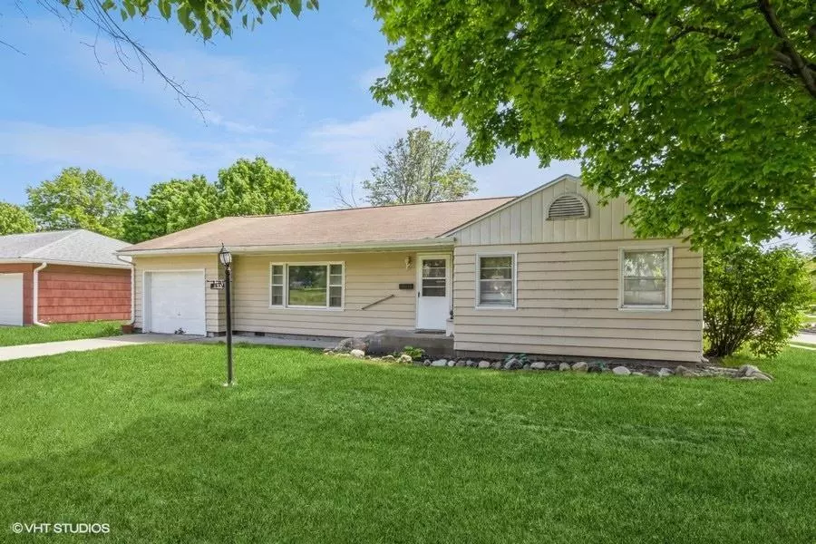 633 W Main St, Washington, IA 52353