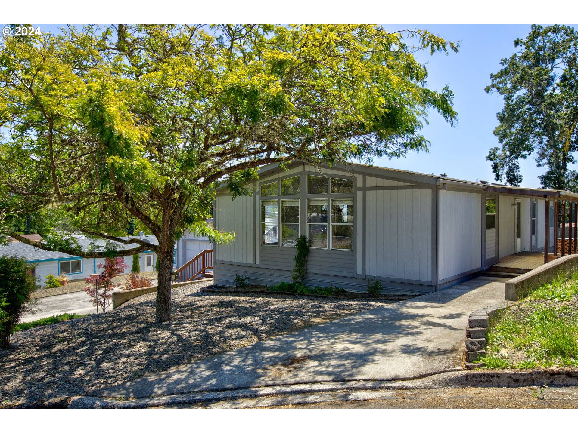180 W ANGELA CT, Roseburg, OR 97471