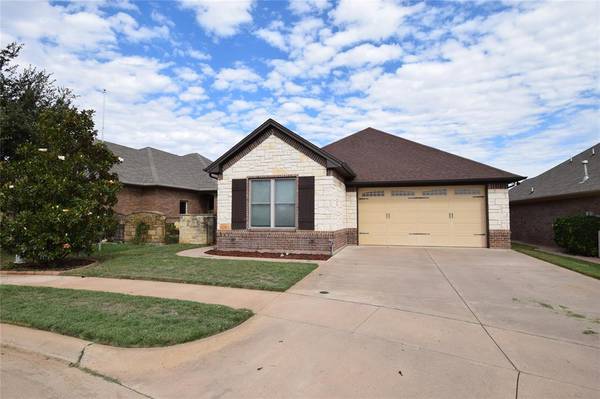 226 Captains Court,  Granbury,  TX 76049