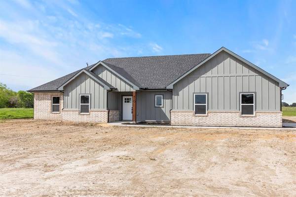 410 VZ County Road 3910,  Wills Point,  TX 75169