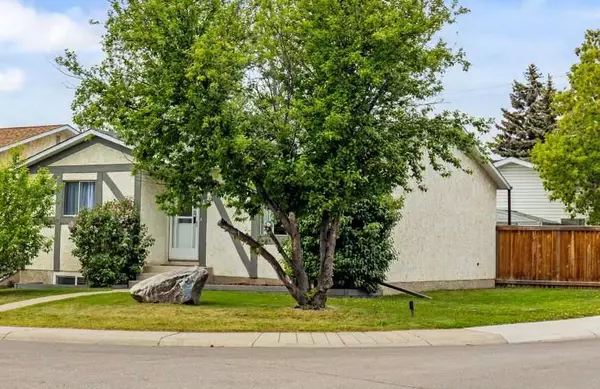 Airdrie, AB T4B 1L2,4 Arbor CRES SE