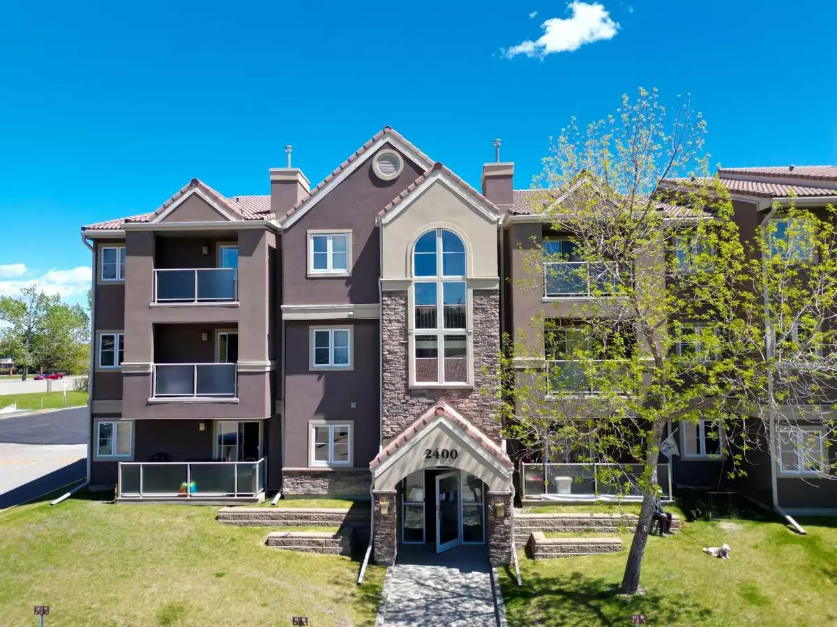 Calgary, AB T3A 3Y2,3400 Edenwold HTS NW #2422