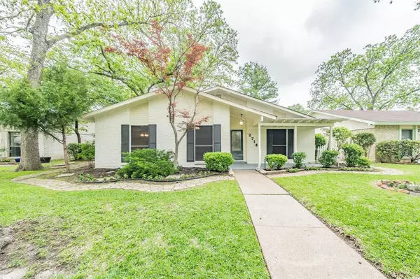 2714 Ashglen Drive, Garland, TX 75043