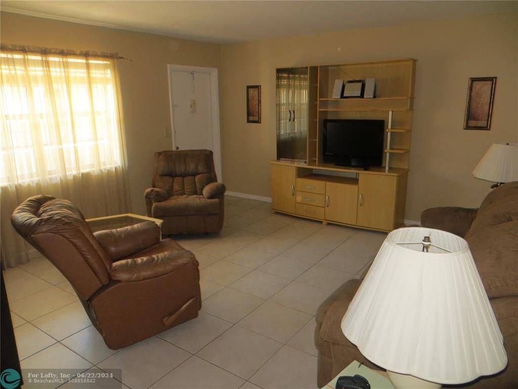 Dania Beach, FL 33004,348 S Federal Hwy  #25