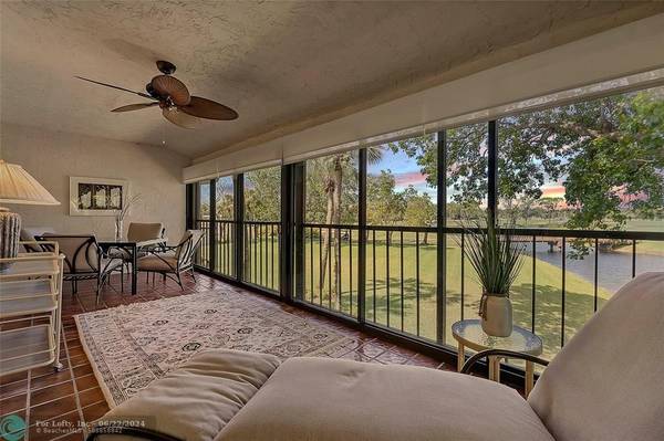 8210 E Casa Del Lago  #E, Boca Raton, FL 33433