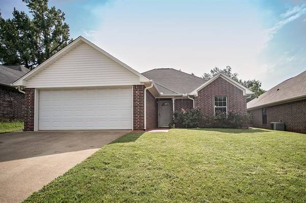 422 Tara Lane,  Troup,  TX 75789