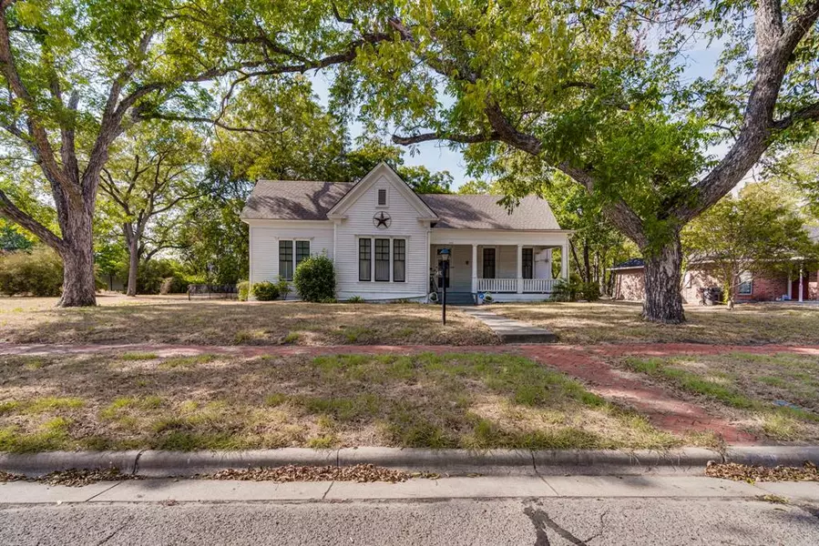 714 W 3rd Avenue, Corsicana, TX 75110