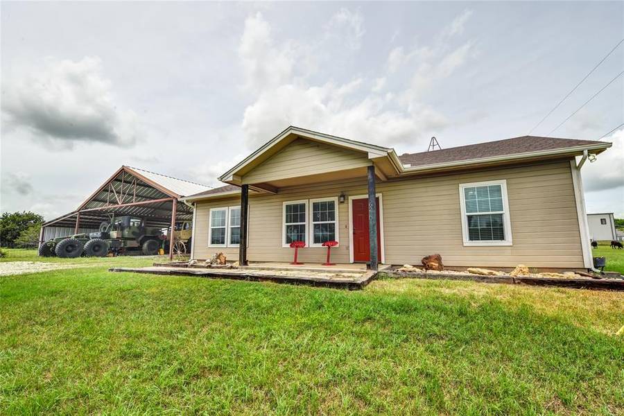 6270 Woodard Avenue, Cleburne, TX 76033