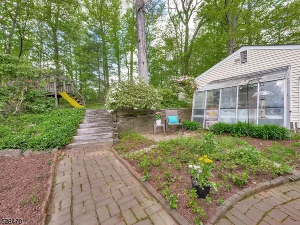 Morris Plains Boro, NJ 07950,15 Valley Stream Cir