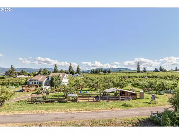 Hood River, OR 97031,4326 ROYAL ANNE DR