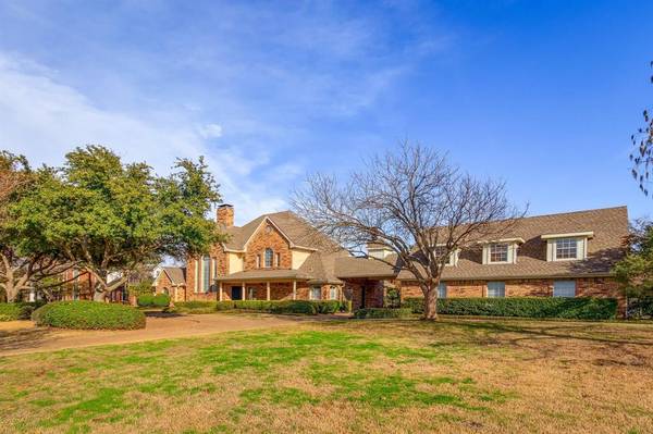 16 Meadowlake Drive, Heath, TX 75032