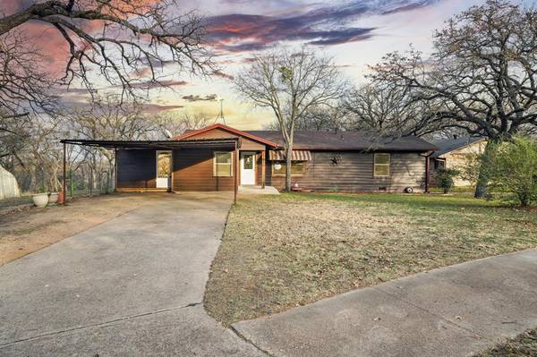 2107 Morningside Drive, Mineral Wells, TX 76067