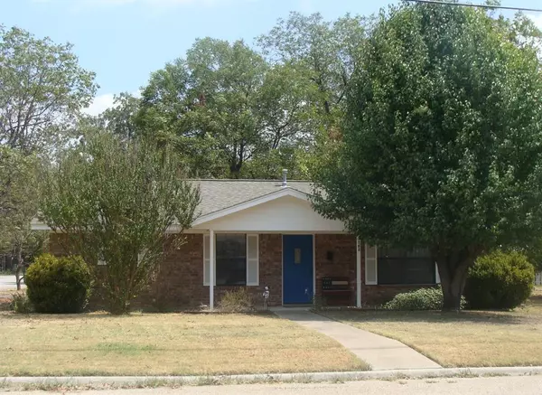 Clifton, TX 76634,502 S Avenue F