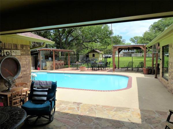 1111 Live Oak, Brady, TX 76825