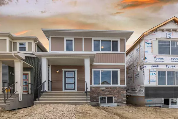 Airdrie, AB T4B 5M4,743 Bayview HL SW