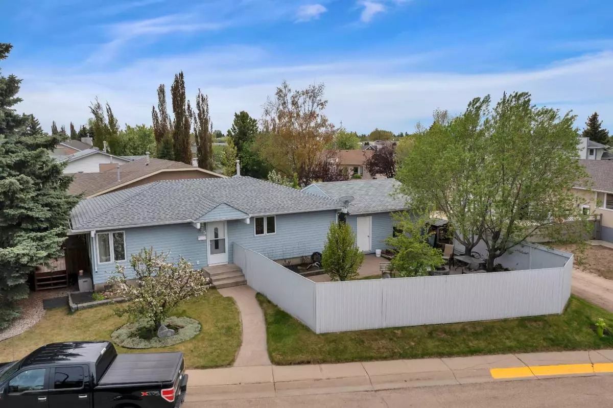 Red Deer, AB T4R 1W3,5 Duncan CRES