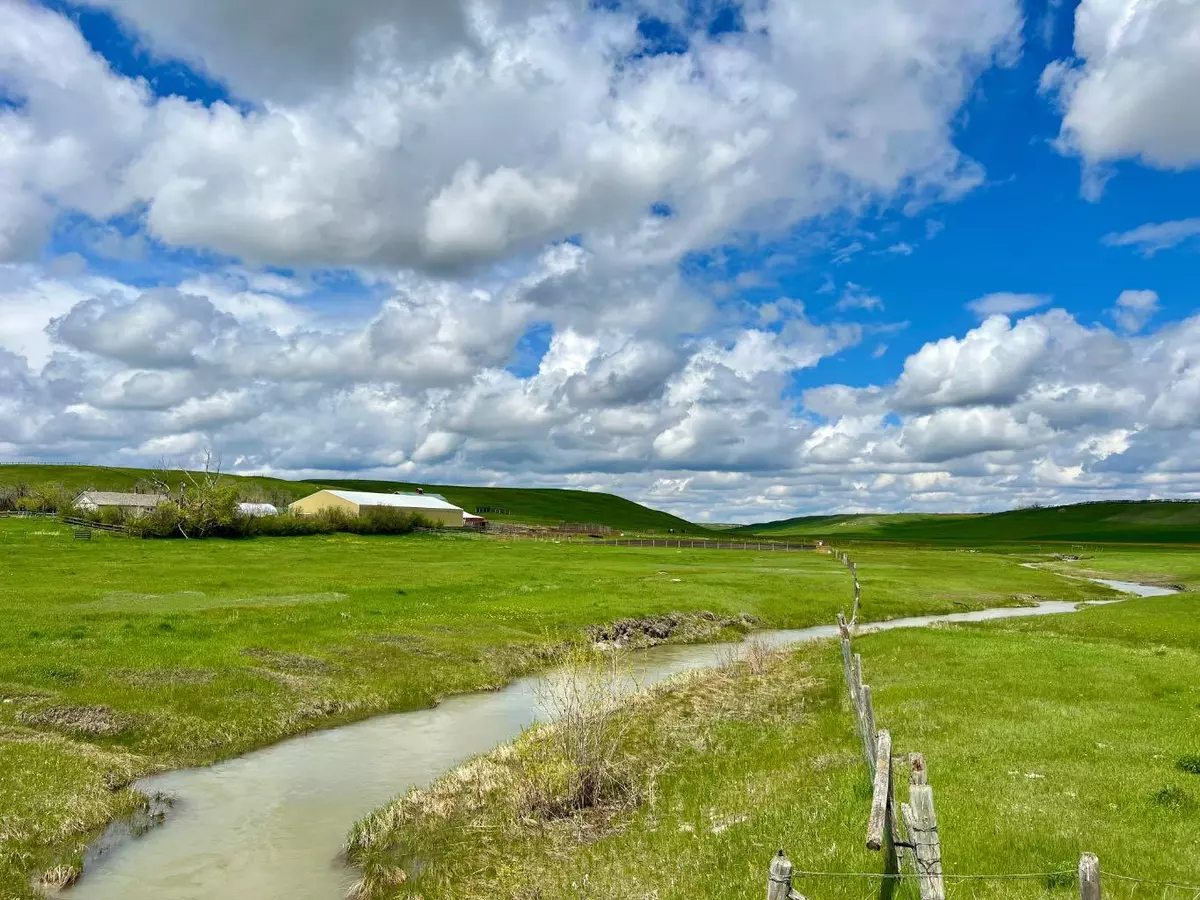 Rural Foothills County, AB T0L 0P0,72158 690 AVE E