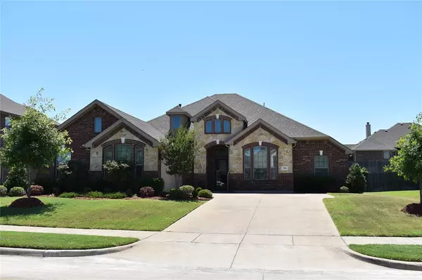 705 Saddlebrook Drive, Desoto, TX 75115