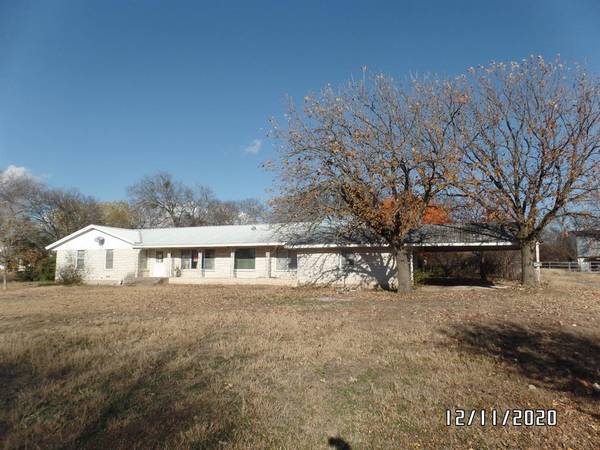 6210 Fm 933,  Blum,  TX 76627