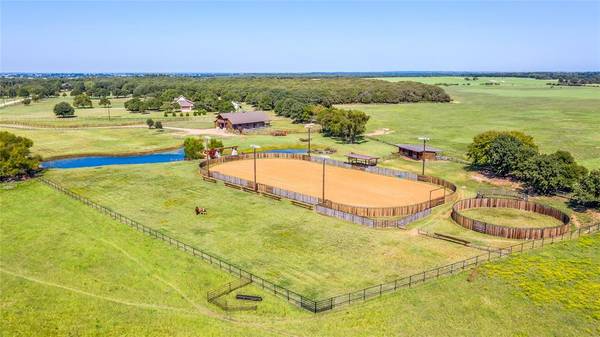 1824 Nutt Grove Court, Granbury, TX 76049