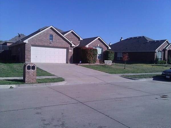 1608 Wavecrest Drive, Glenn Heights, TX 75154