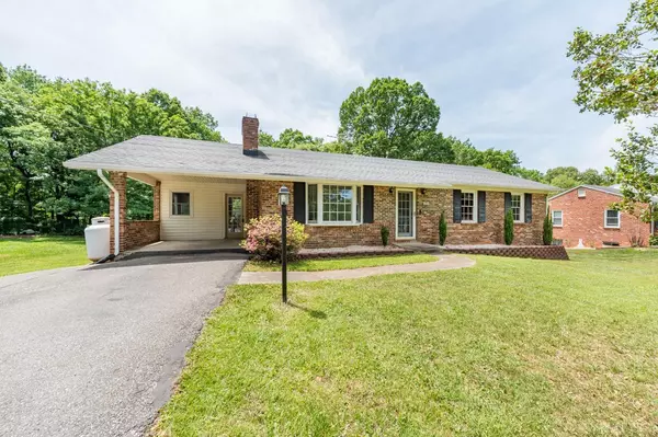 251 Arrowhead DR, Madison Heights, VA 24572