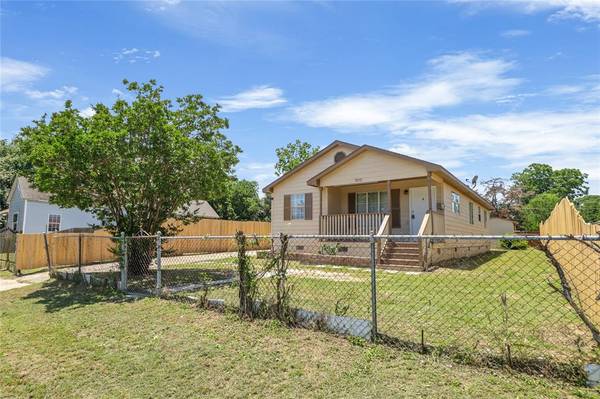 2615 Chestnut Avenue, Fort Worth, TX 76164