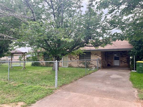 Hico, TX 76457,910 Chestnut Street