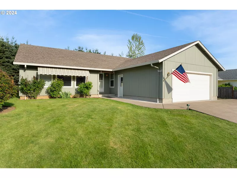 201 BLUEBIRD ST, Cottage Grove, OR 97424