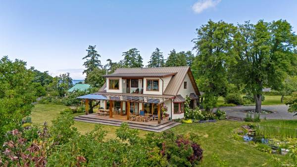 1835 Shingle Spit Rd, Hornby Island, BC V0R 1Z0