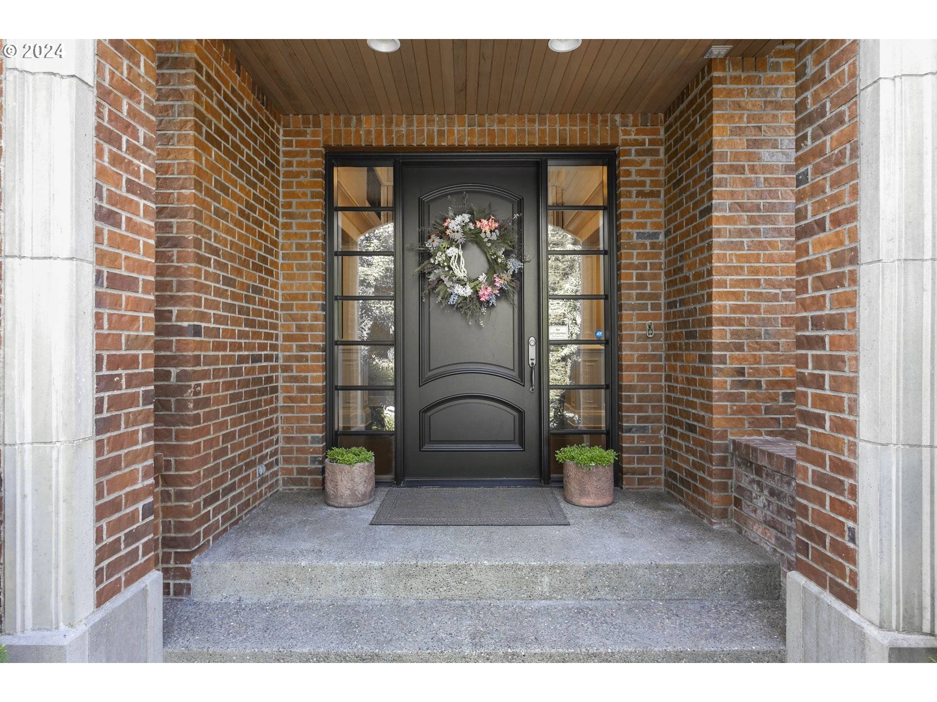 Lake Oswego, OR 97034,2120 GLENMORRIE DR