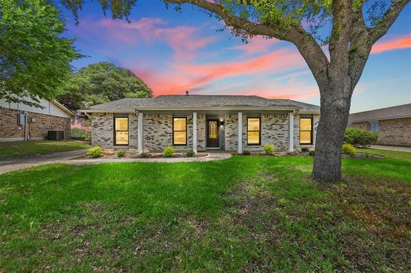 1831 Woodbury, Carrollton, TX 75007