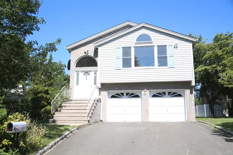 22 Legion Pl, Closter Boro, NJ 07624