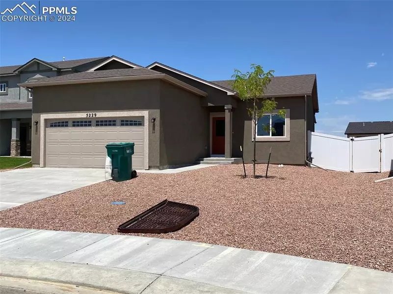 5229 Crested Hill, Pueblo, CO 81008