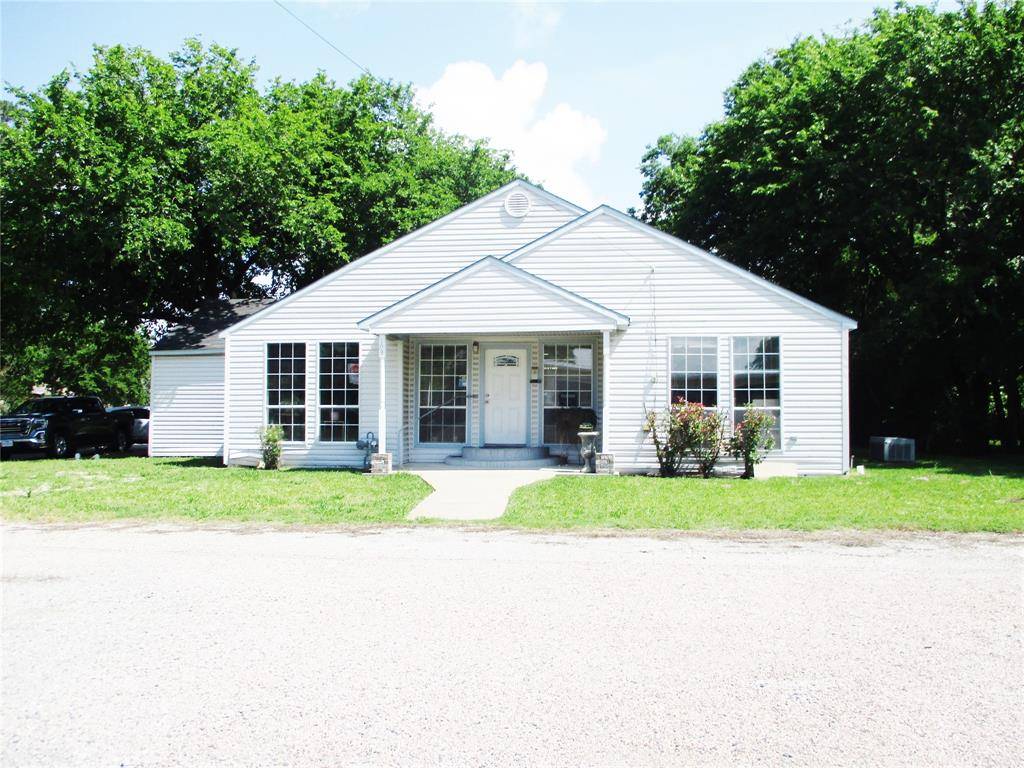 Bonham, TX 75418,103 E Denison Avenue