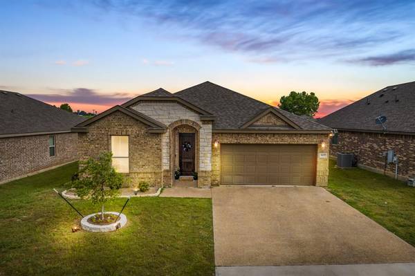 3137 Paint Horse Drive, Robinson, TX 76706