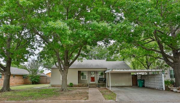 415 N Hickory Street, Muenster, TX 76252