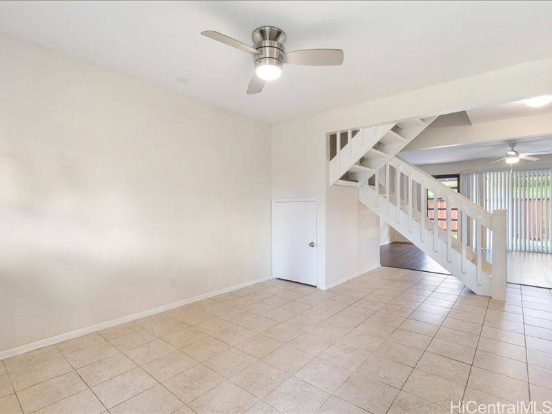 Mililani, HI 96789,94-094 Anania Drive #131