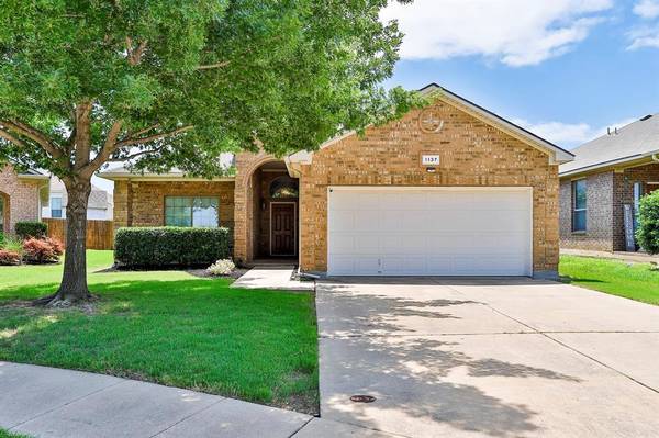 1137 Roping Reins Way, Fort Worth, TX 76052