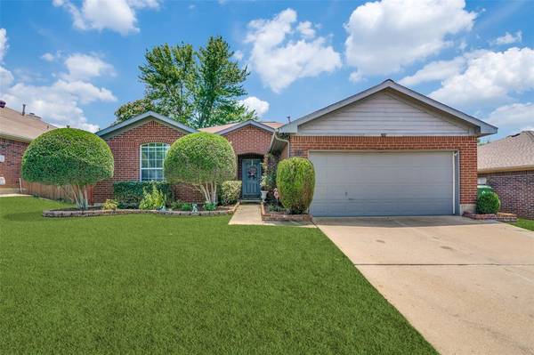 932 Silverstone Drive,  Lewisville,  TX 75067