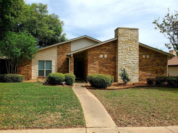 4933 Wilowhaven Circle, Garland, TX 75043