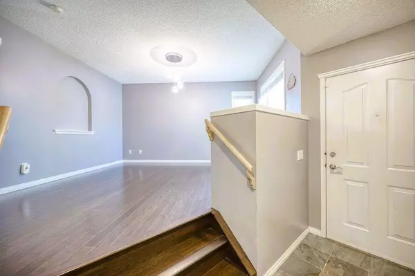 Calgary, AB T3K 5C3,949 Panorama Hills DR NW