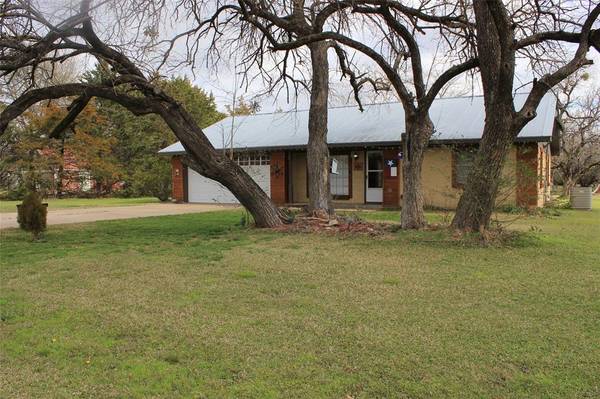 493 County Road 3101, Greenville, TX 75402