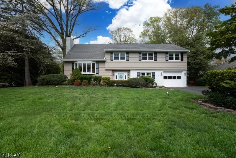 30 Abby Ln, Green Brook Twp., NJ 08812