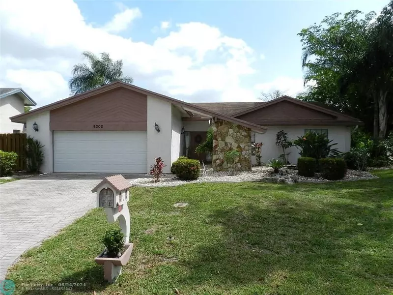 8202 Cassia Ter, Tamarac, FL 33321