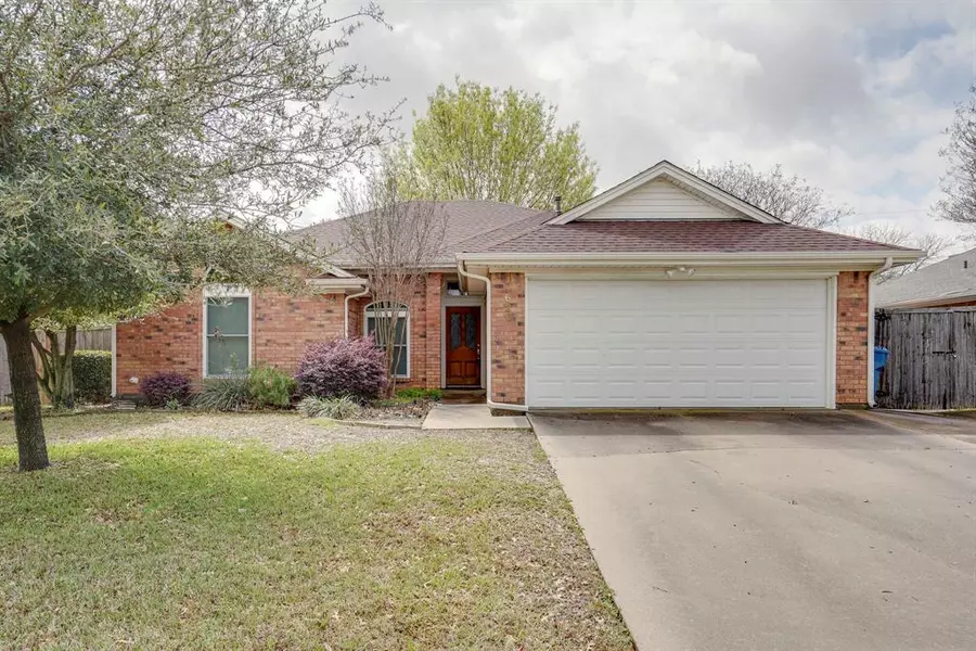 620 Meadow Lane, Roanoke, TX 76262