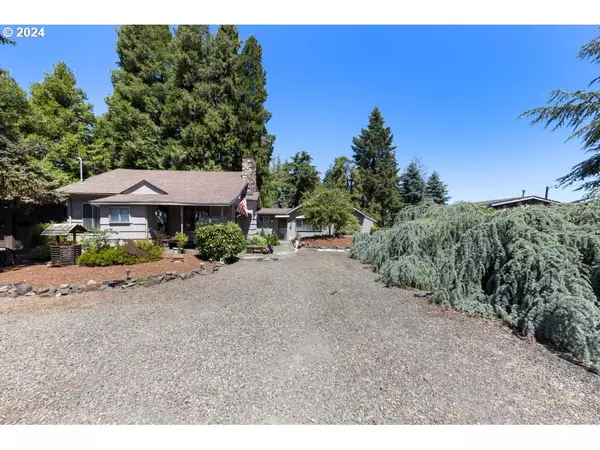 10355 RICKREALL RD, Rickreall, OR 97371