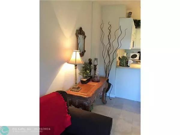 Fort Lauderdale, FL 33308,3000 N OCEAN BL  #407